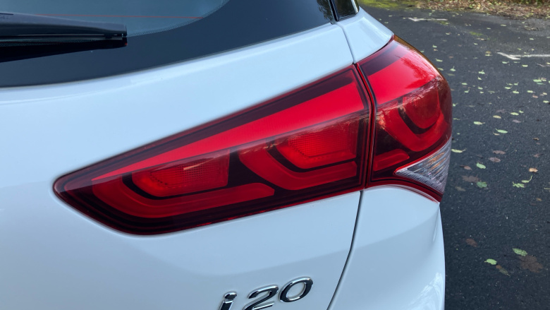 Hyundai i20 1.2 SE 5dr Petrol Hatchback